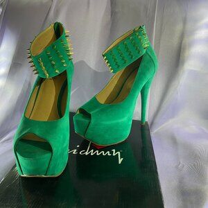 Luichiny - Turquoise with Gold Studs - Size 11